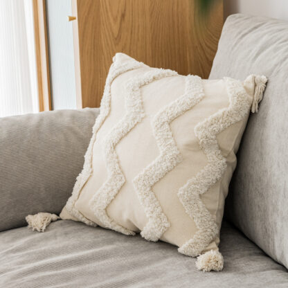 Cushion tufted boho cream